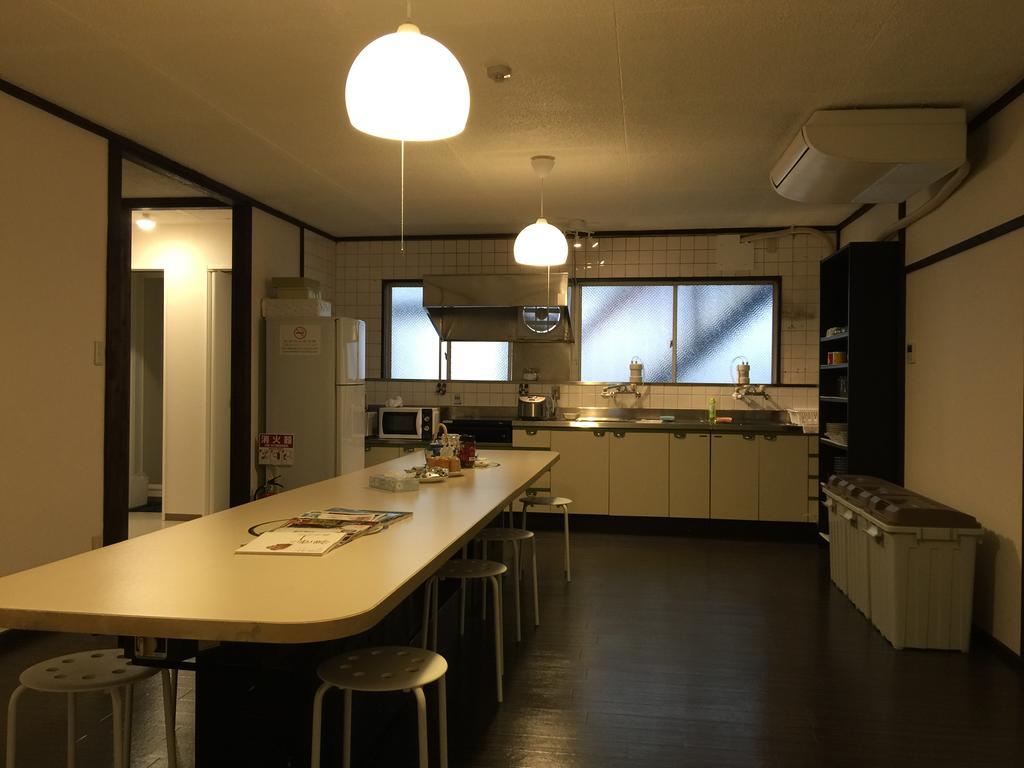 Uni Hostel Ōsaka Extérieur photo