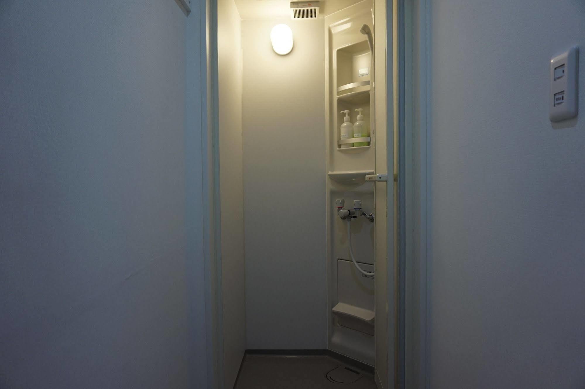 Uni Hostel Ōsaka Extérieur photo