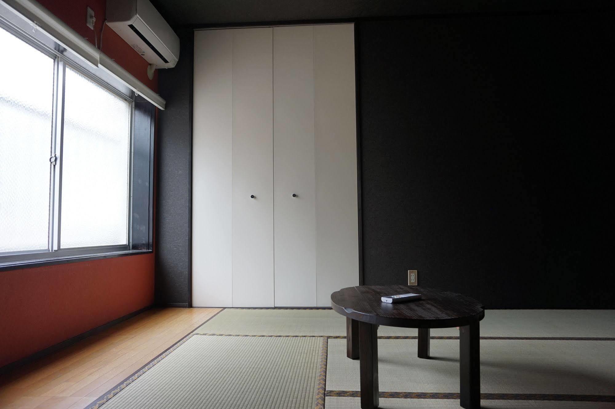 Uni Hostel Ōsaka Extérieur photo