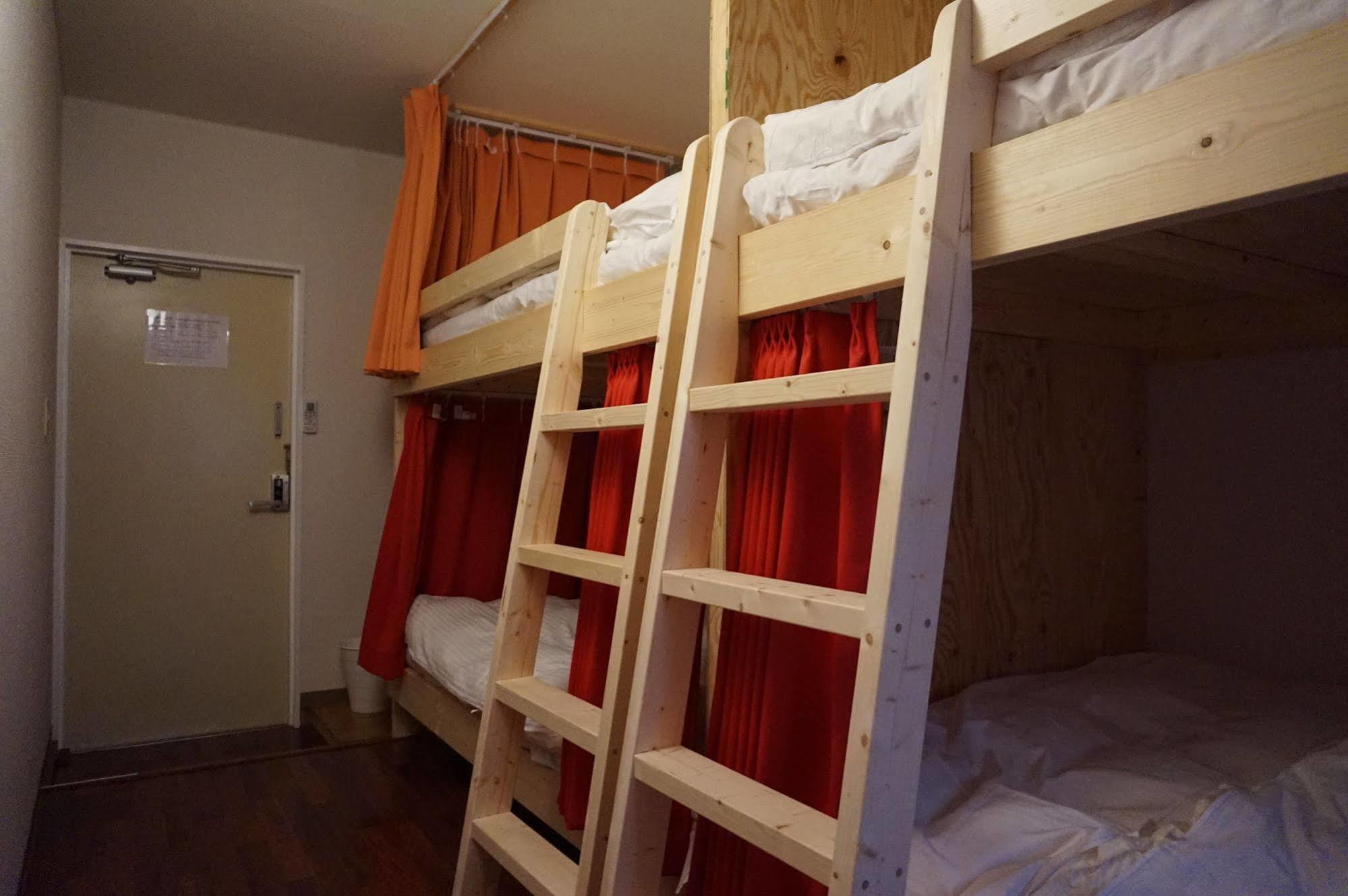 Uni Hostel Ōsaka Extérieur photo