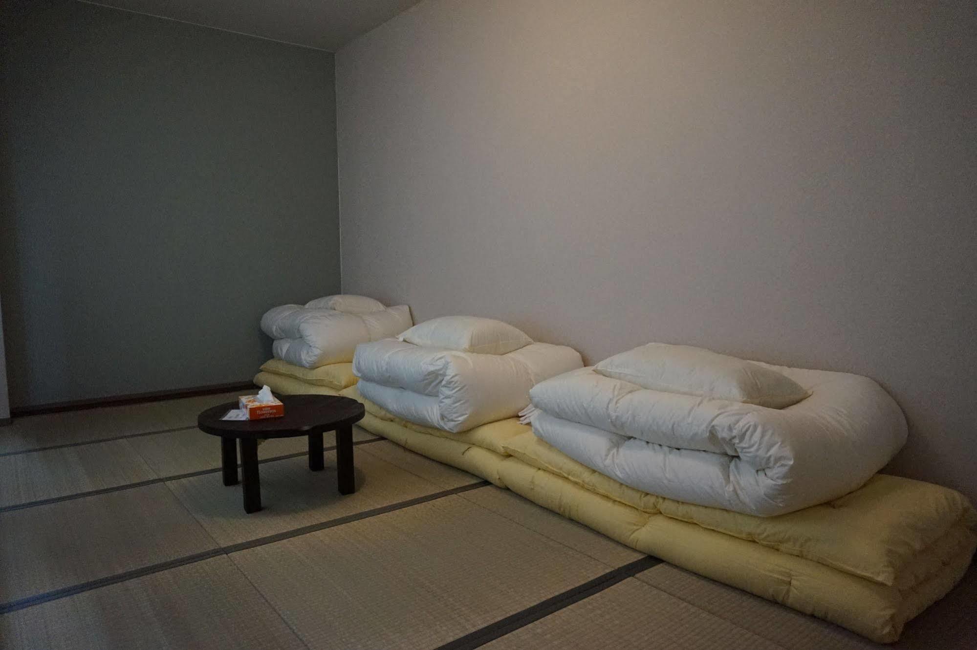 Uni Hostel Ōsaka Extérieur photo