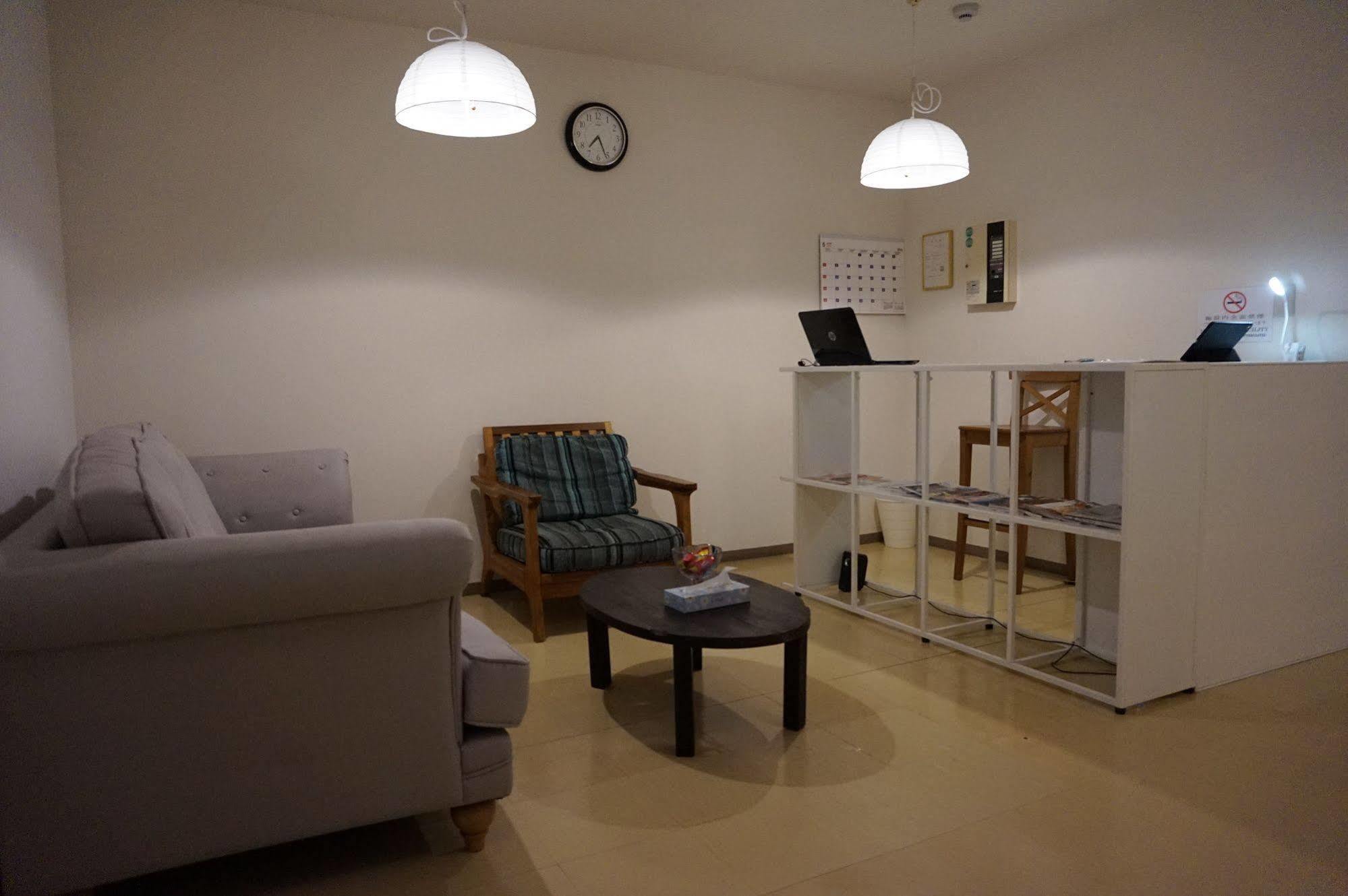 Uni Hostel Ōsaka Extérieur photo