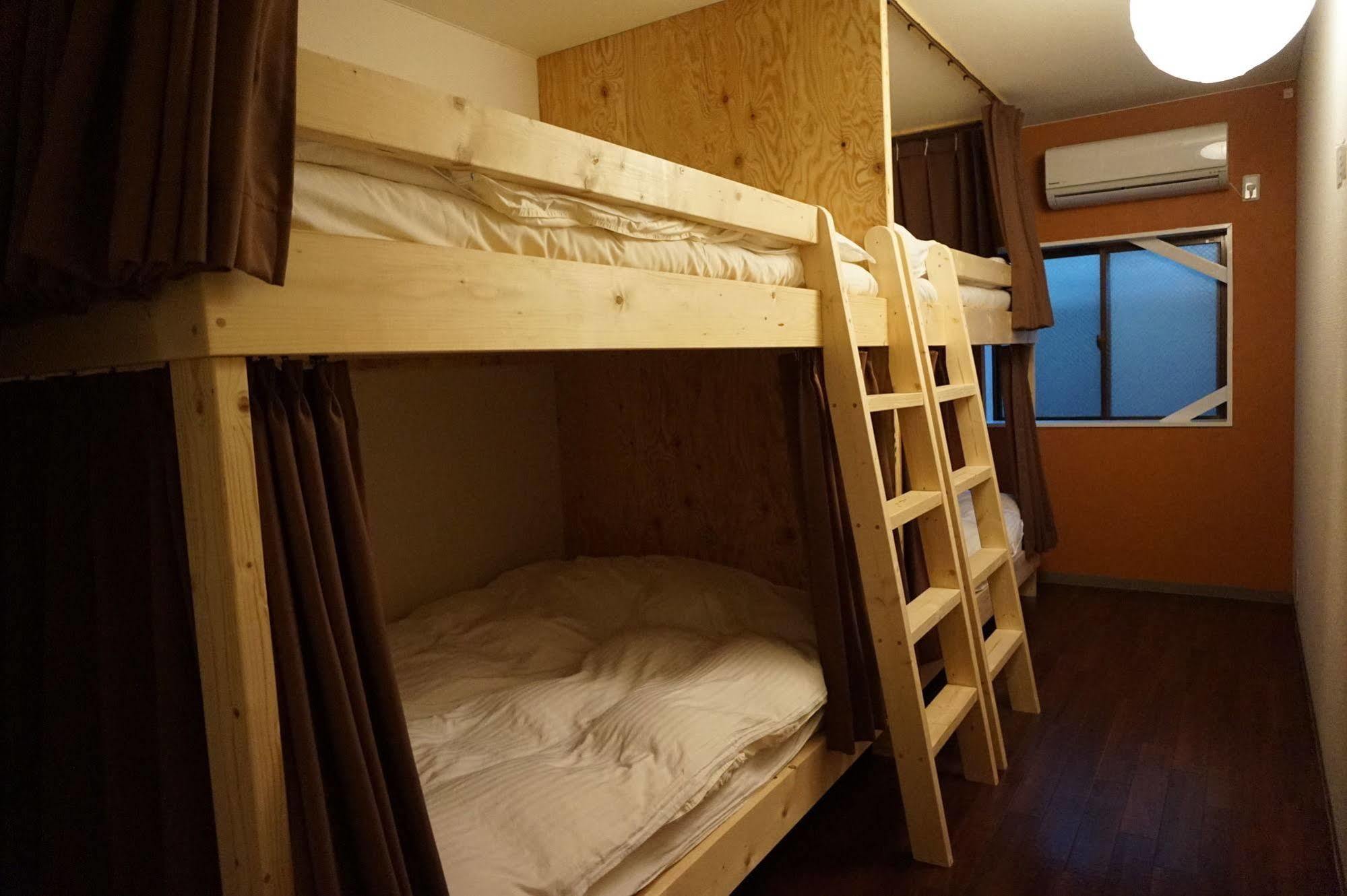 Uni Hostel Ōsaka Extérieur photo