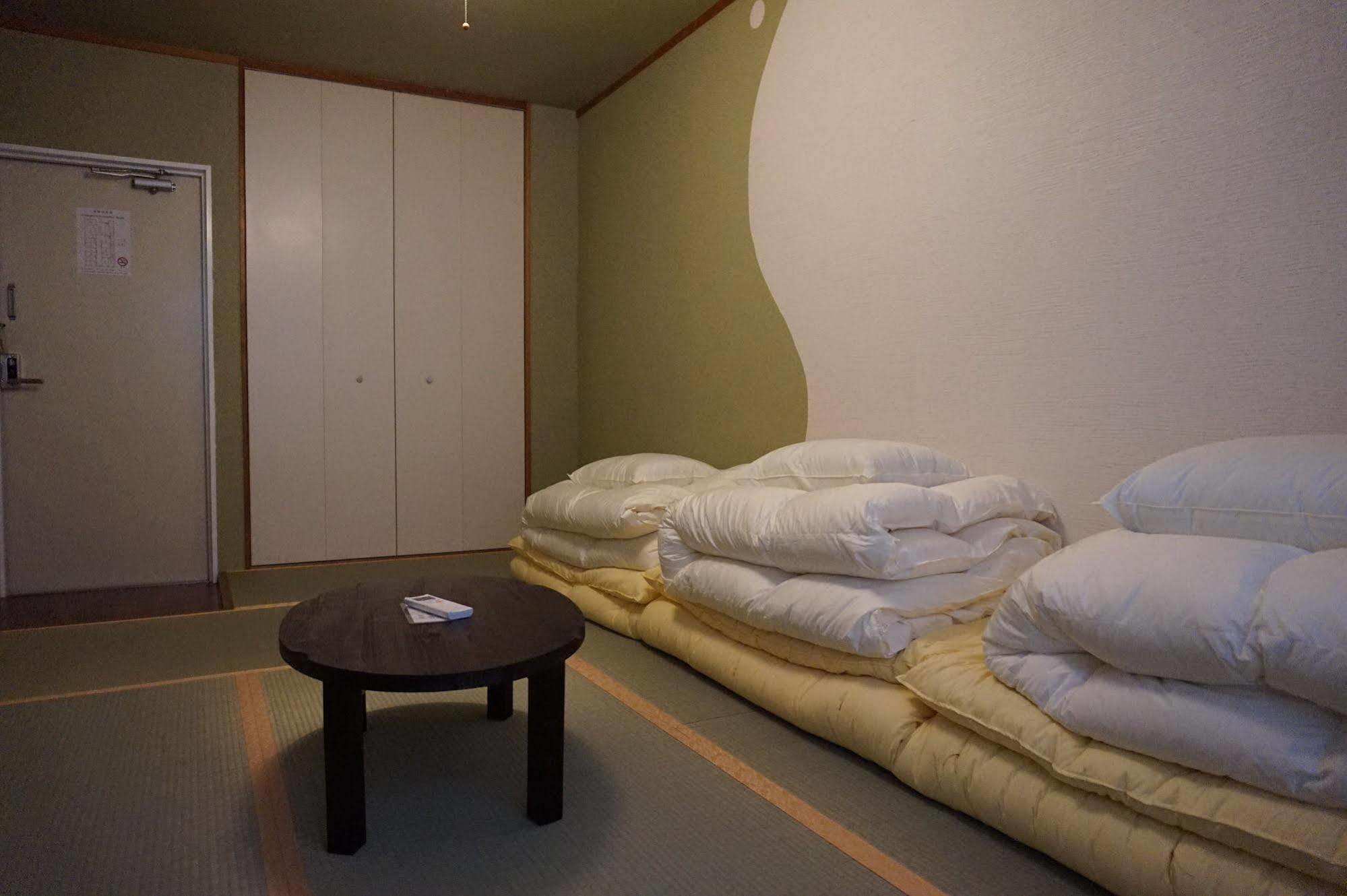 Uni Hostel Ōsaka Extérieur photo