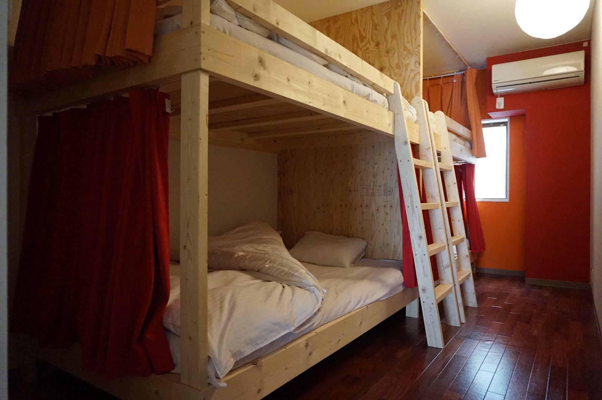 Uni Hostel Ōsaka Extérieur photo