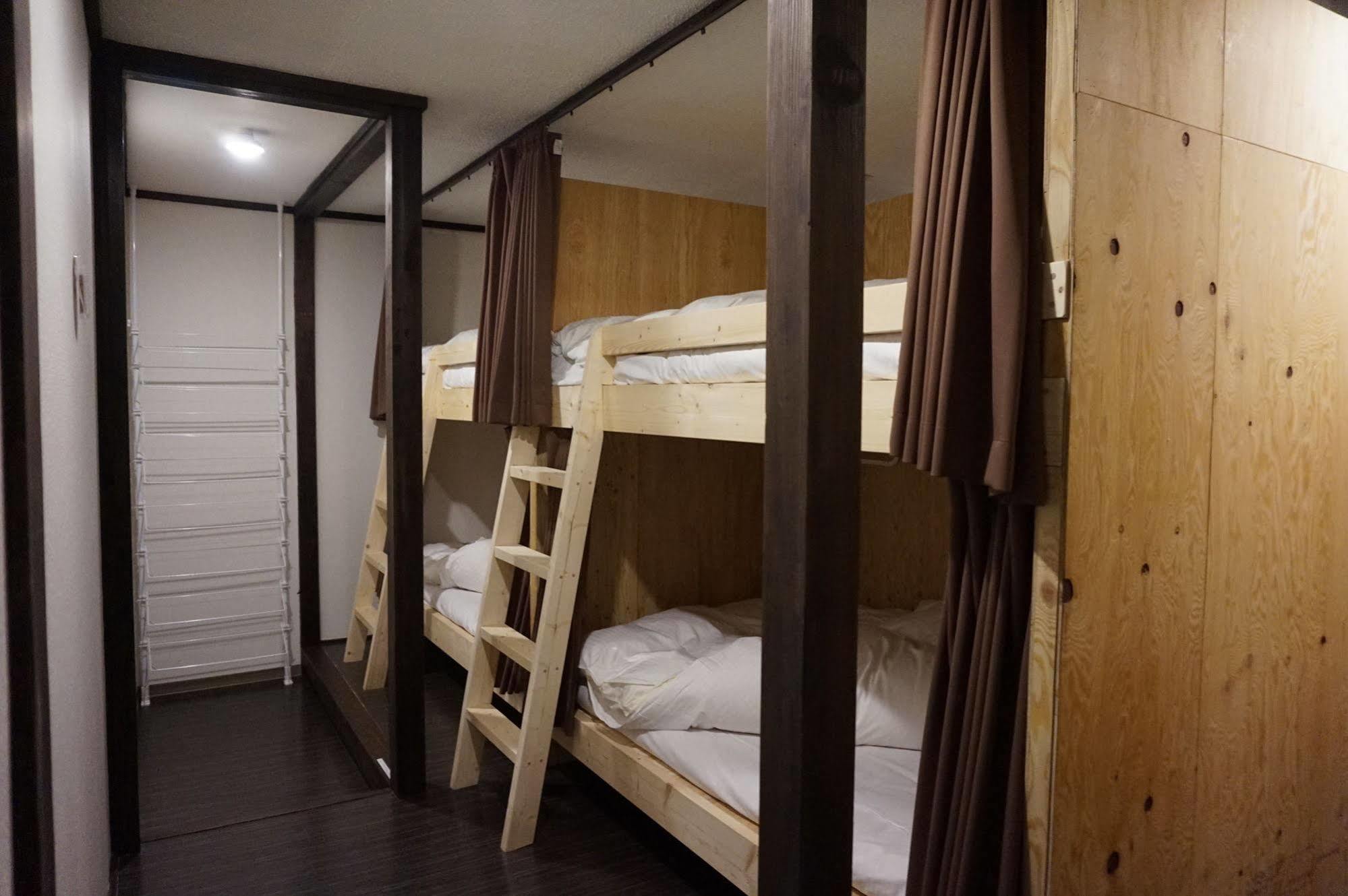 Uni Hostel Ōsaka Extérieur photo