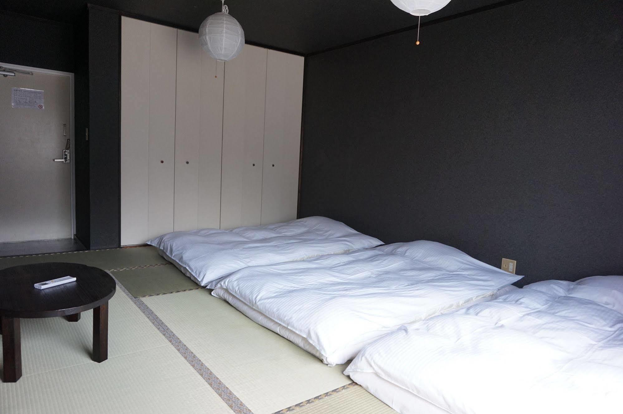 Uni Hostel Ōsaka Extérieur photo