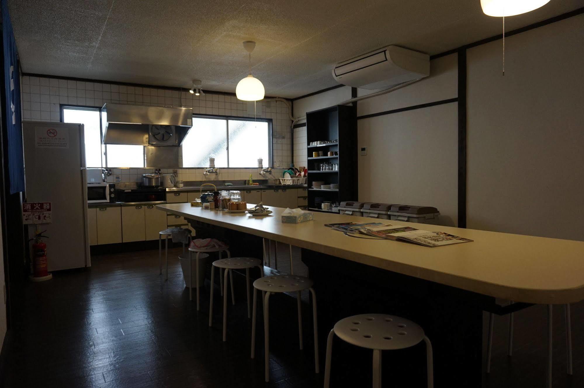 Uni Hostel Ōsaka Extérieur photo